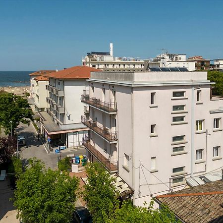 Residence Tre Trilo&Suites Rimini Exterior foto
