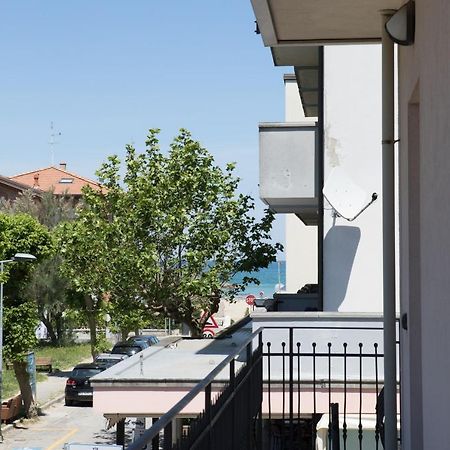 Residence Tre Trilo&Suites Rimini Exterior foto