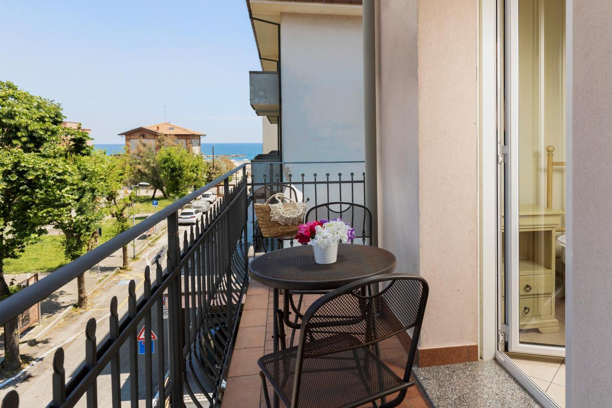 Residence Tre Trilo&Suites Rimini Exterior foto