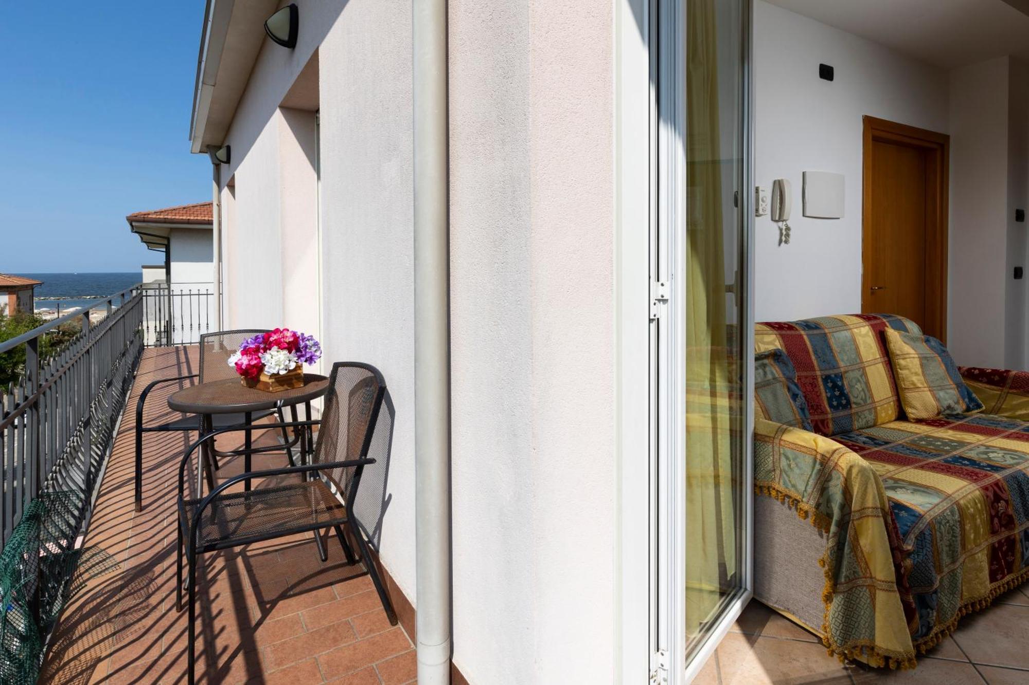 Residence Tre Trilo&Suites Rimini Exterior foto