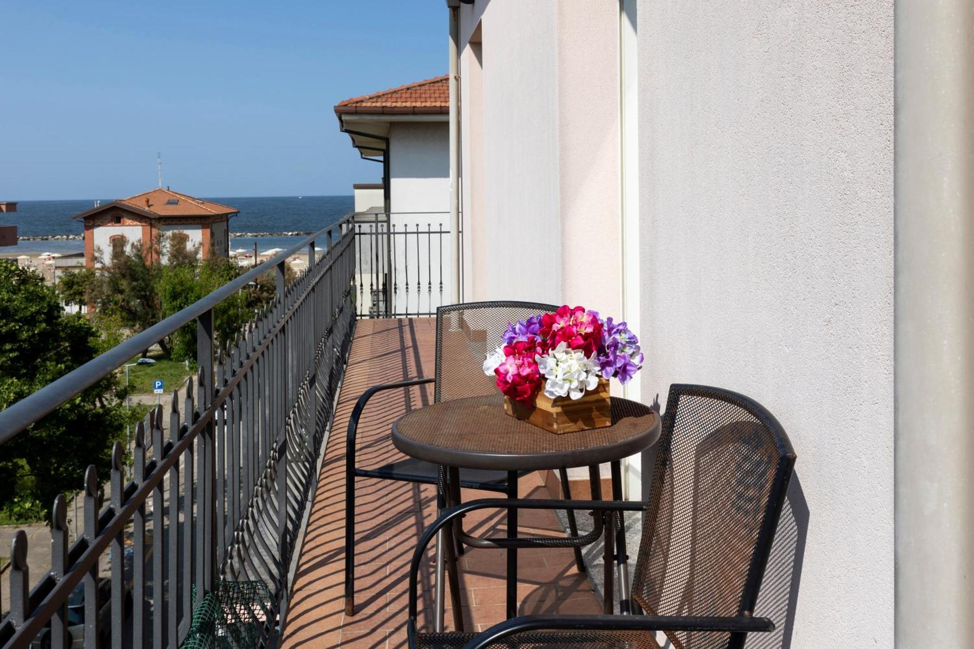 Residence Tre Trilo&Suites Rimini Exterior foto