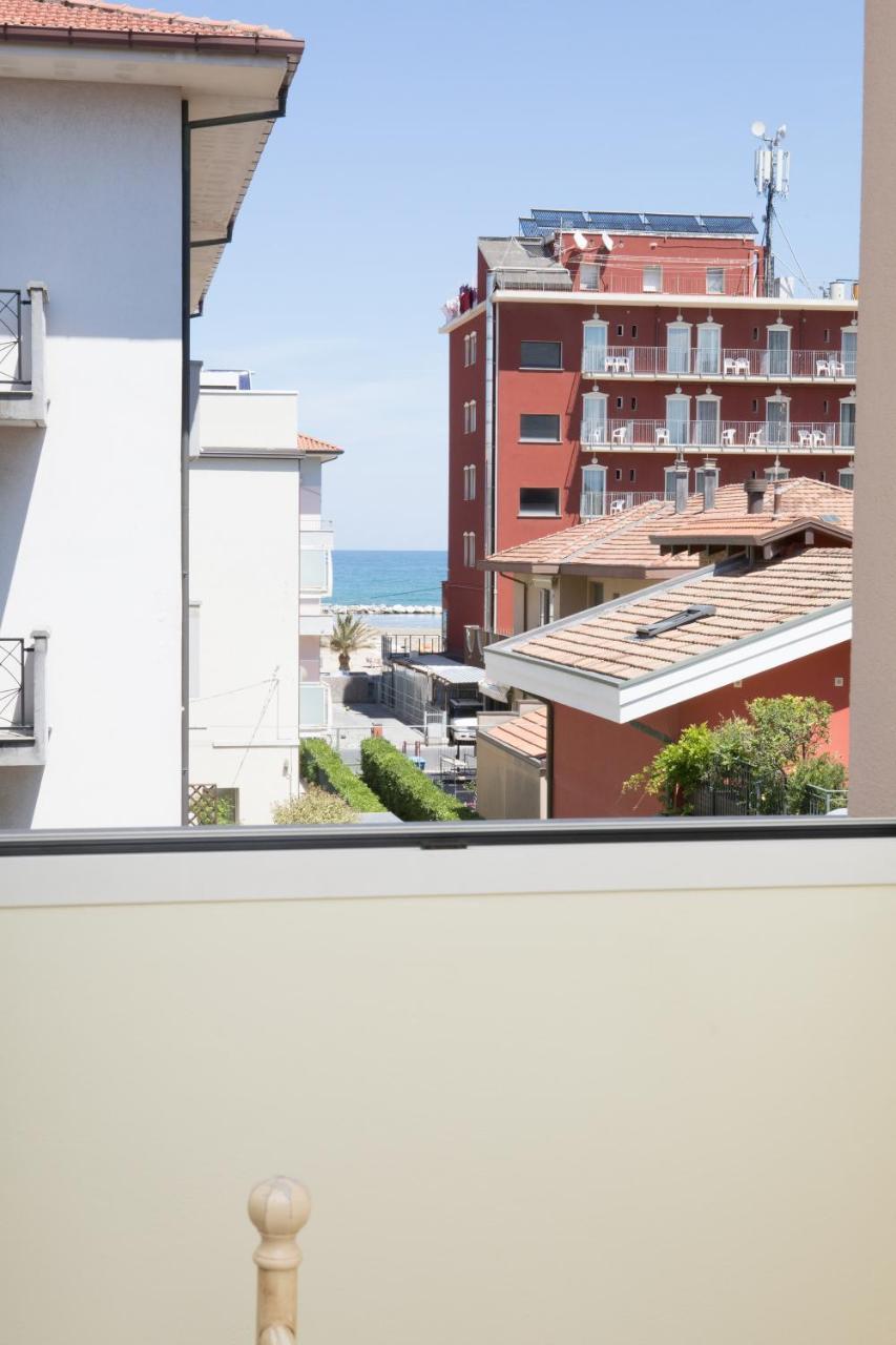 Residence Tre Trilo&Suites Rimini Exterior foto